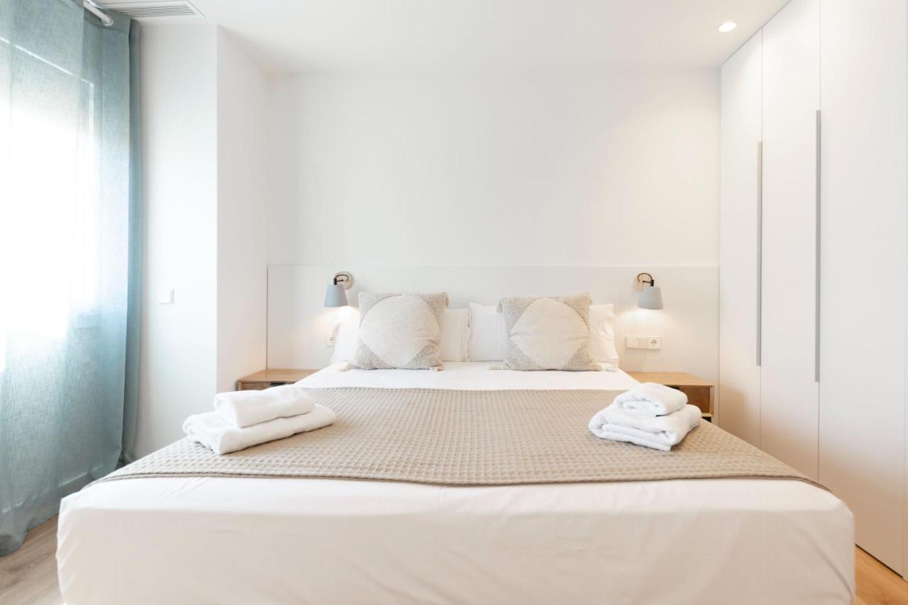 Bravissimo Falco, 3 Bedrooms And Balcony Girona Bagian luar foto