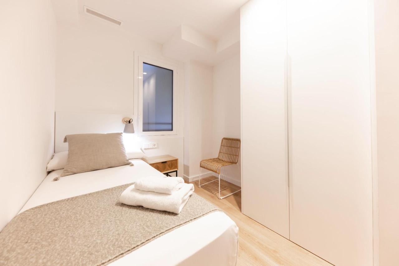 Bravissimo Falco, 3 Bedrooms And Balcony Girona Bagian luar foto