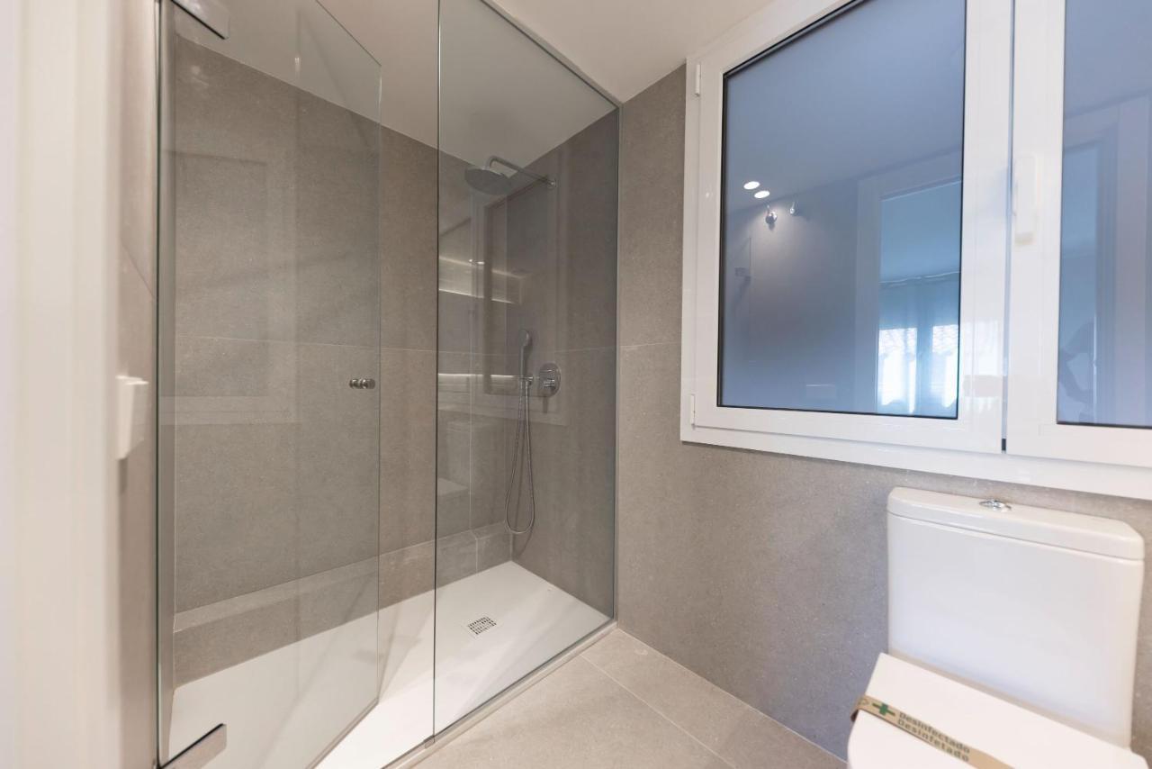 Bravissimo Falco, 3 Bedrooms And Balcony Girona Bagian luar foto